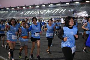 BIB: 1722, 12992, 12727, 1628
                            <button type="button" onclick="openModal(10842471)" class="btn btn-primary btn-sm float-right btn-popup" data-toggle="modal" data-target=".modal-high-quality">
                        <i class="fas fa-shopping-cart"></i> Add to Cart
                    </button>
                                            <button type="button" onclick="isThisMe(10842471, true)" class="btn btn-success btn-sm float-right btn-popup btn-isme hidden" data-toggle="tooltip" data-placement="bottom" title="นี่คือรูปของคุณใช่ไหม คลิกที่นี่เพื่อเอาเข้าอัลบั้ม">
                        <i class="fas fa-plus"></i> Add to album
                    </button>
                    <button type="button" onclick="isThisMe(10842471, false)" class="btn btn-warning btn-sm float-right btn-popup btn-isnotme hidden">
                        <i class="fas fa-ban"></i> Remove from album
                    </button>